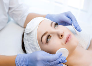 Advanced Cosmetic Procedures Training course - Skin Peels Treatment Image