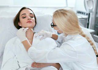 Advanced Cosmetic Procedures Training course - Micro Needling Treatment Image